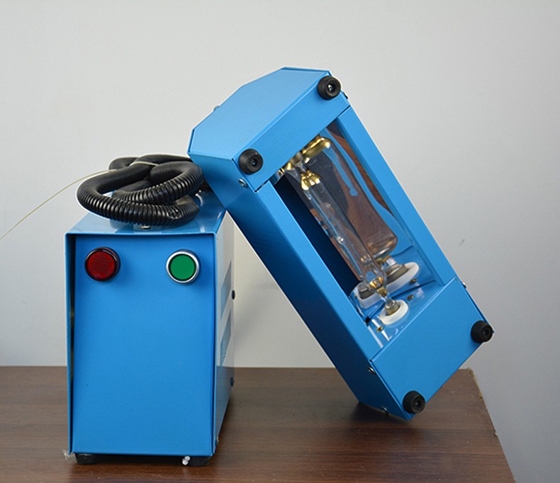 藍(lán)色手提式UV固化機(jī).jpg 藍(lán)色手提式UV固化機(jī).jpg